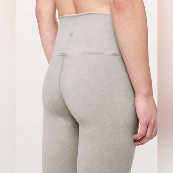 Lululemon Wunder Under High-Rise
Tight *Snow Washed 28"
Washed French Clay​​​ - Picture 4 of 9